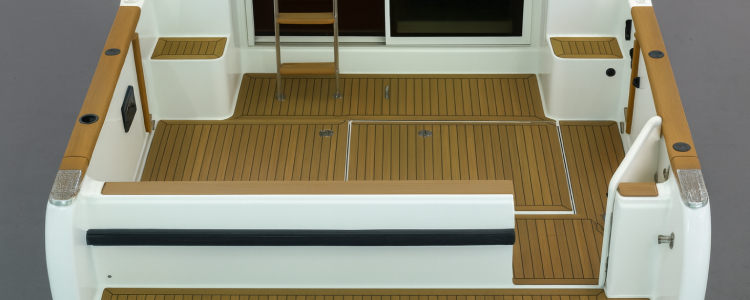 Lifting Boat – Aménagement sur mesure et rénovation du cockpit Personnalisation du pont arrière d’un bateau – Lifting Boat Sables-d’Olonne